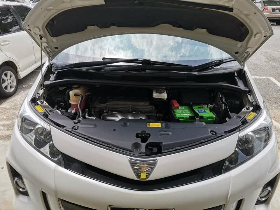 Servis bateri kereta di lokasi pelanggan