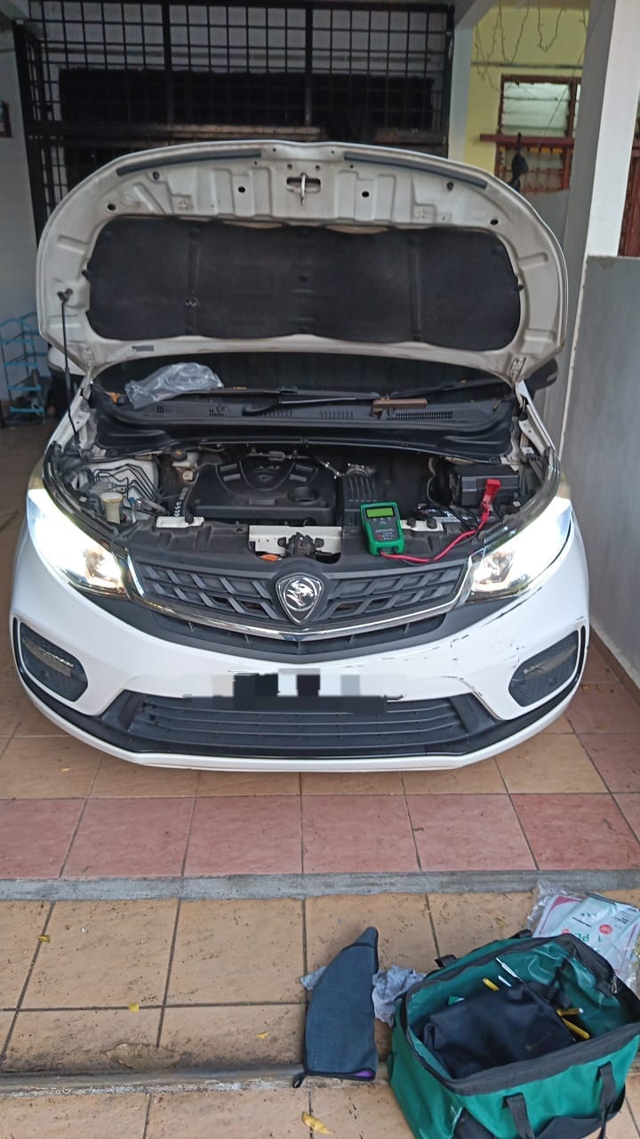 Servis bateri kereta di lokasi pelanggan